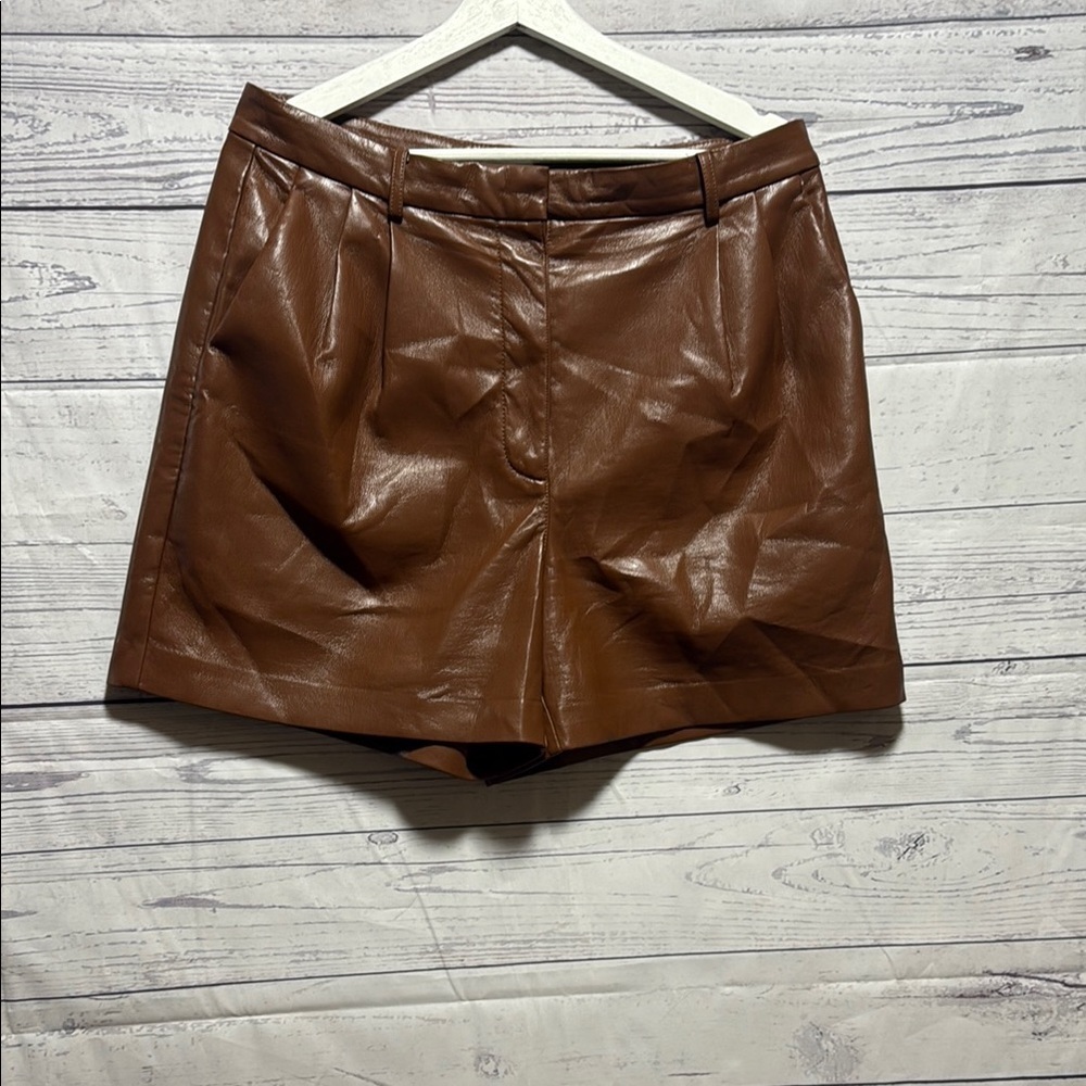 Wilfred Faux leather shorts